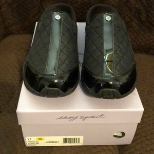 Easy spirit women’s shoes. Size 11 M